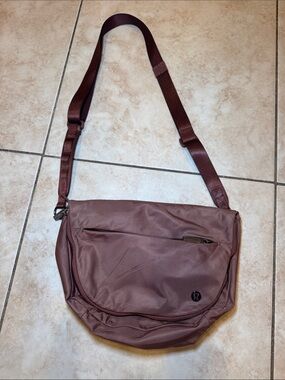 lululemon athletica Mauve Dusty Rose Crossbody Messenger Bag